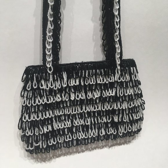 BLACK AND WHITE BEADED FLAPPER STYLE BAG - Picture 6 of 15